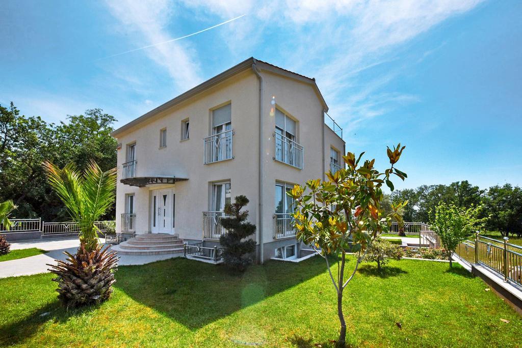 Villa Valerio Πόρετς Εξωτερικό φωτογραφία