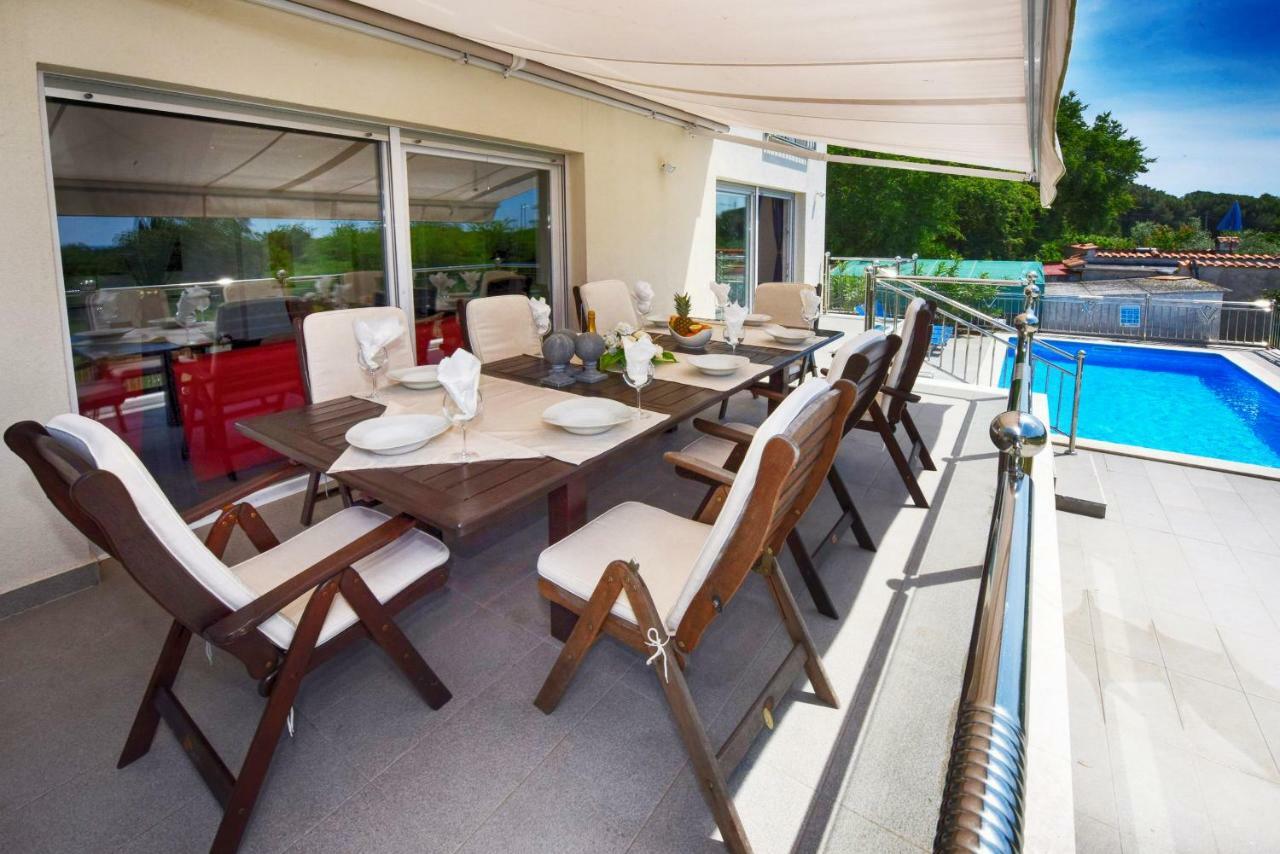 Villa Valerio Πόρετς Εξωτερικό φωτογραφία