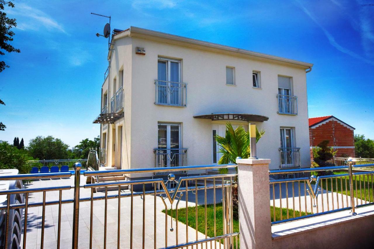 Villa Valerio Πόρετς Εξωτερικό φωτογραφία