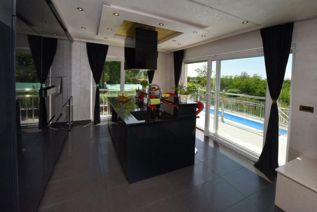 Villa Valerio Πόρετς Εξωτερικό φωτογραφία